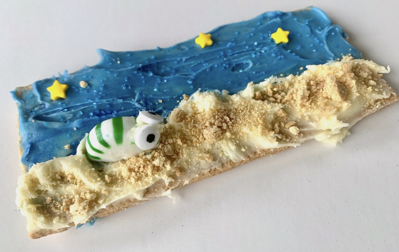 Beach cookies made from graham crackers